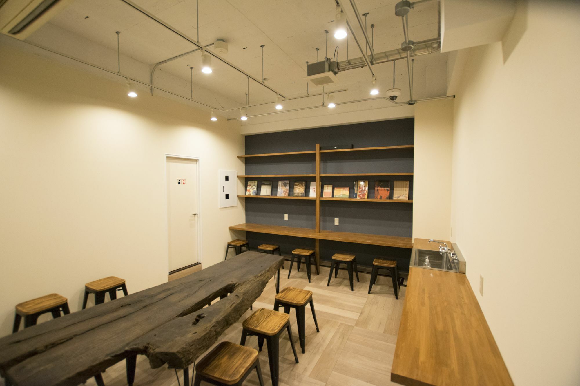 Hiromas Hostel In Tokyo Kanda Exterior photo